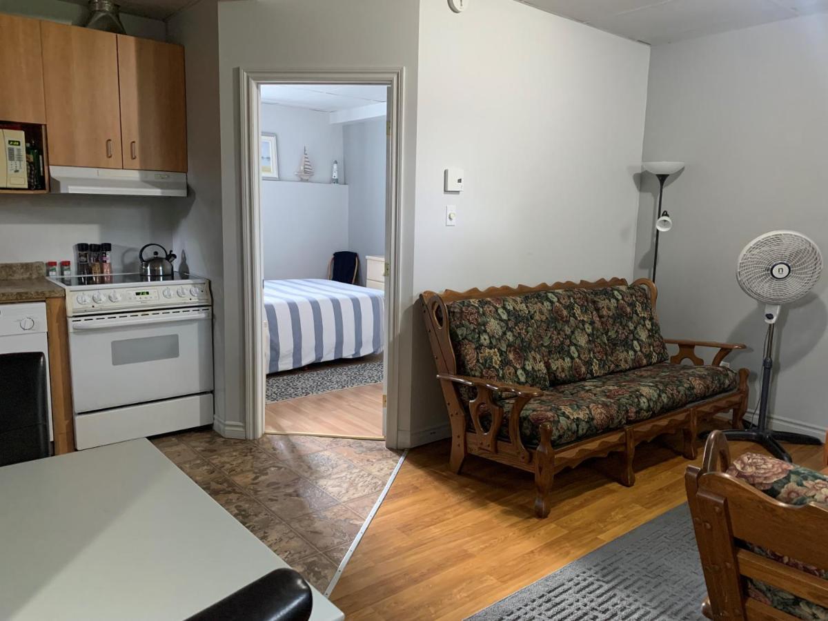 Logement 3 ,5 Entierement Prive Lac-Mégantic Buitenkant foto